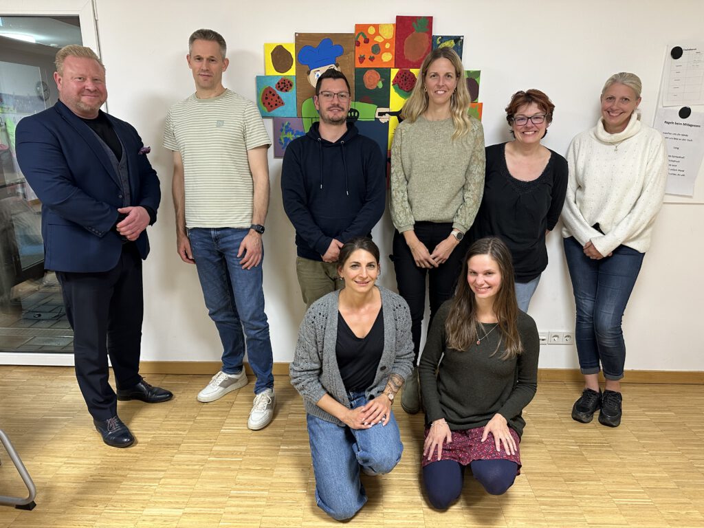 v.l.n.r.: A.Plaskowcki, T.Esch, M.Blasius, C.Budde, I.Heinsdorf, A.Dahmen
Vorne: M.Hartel, D.Pauli