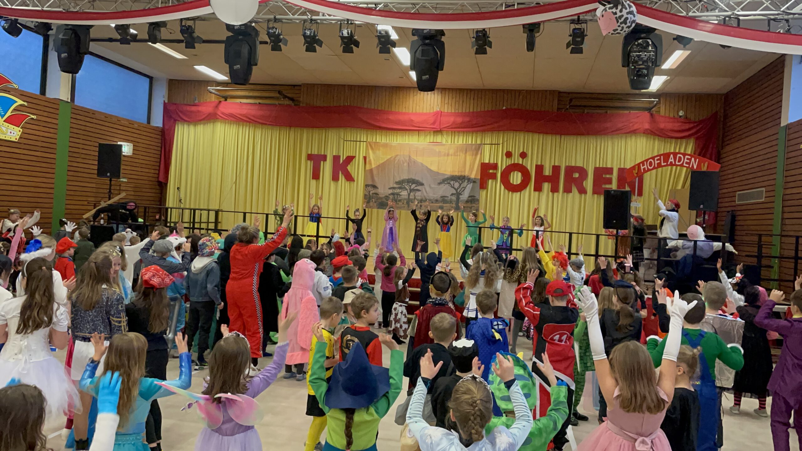 Buntes Treiben am Föhrenbach